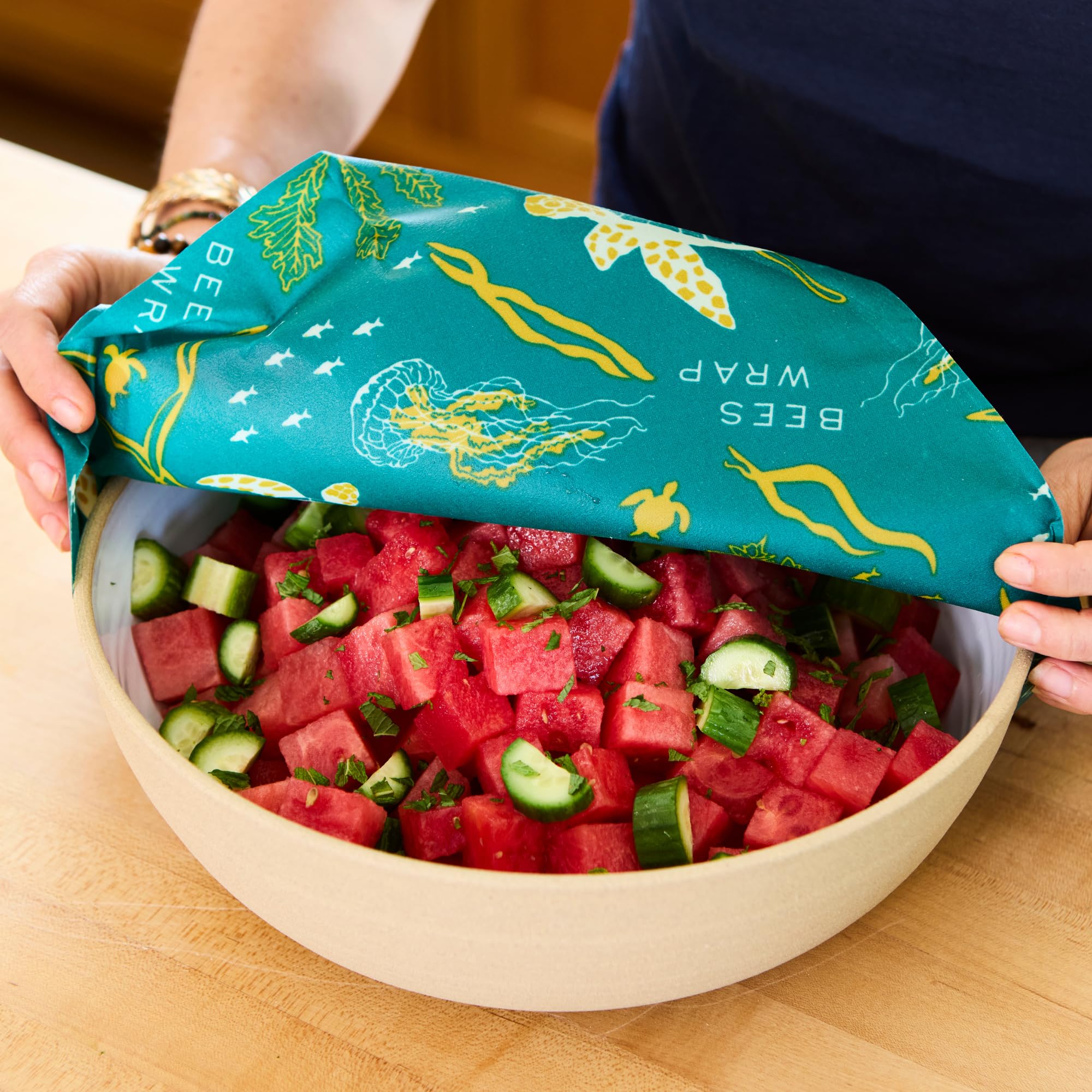 Bee's Wrap diseño oceáno azul, envoltorio reutilizable para cocina sostenible.
