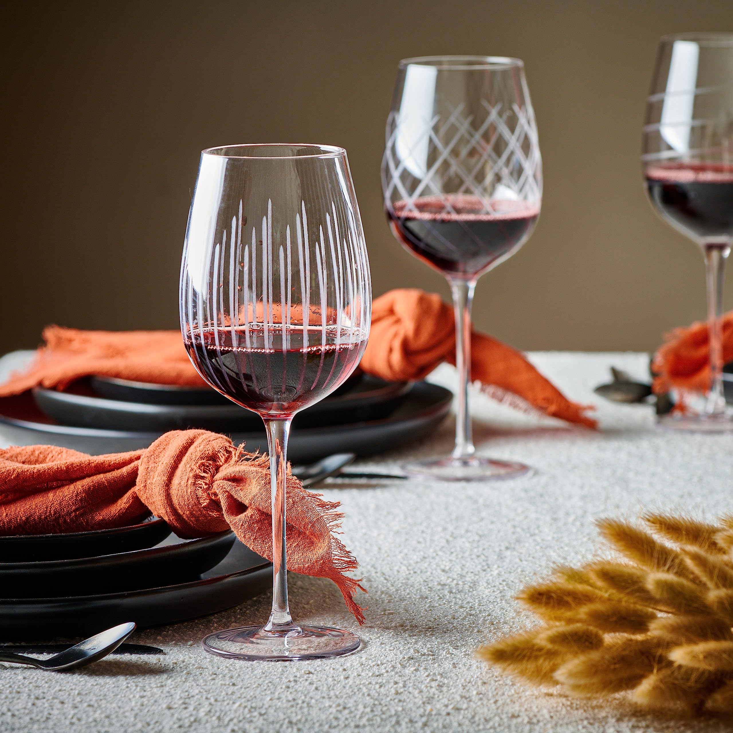 Bella Vino, cristal claro, acabado grabado para presentaciones elegantes.