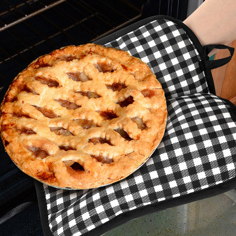 Accesorios de cocina Bencailor para Navidad, guantes y salvamanteles con estilo cálido y práctico.
