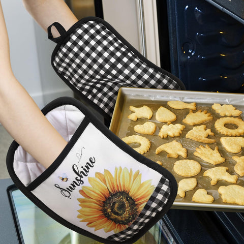 Manoplas de cocina Bencailor con motivo de cuadros, protección fiable para bandejas calientes.