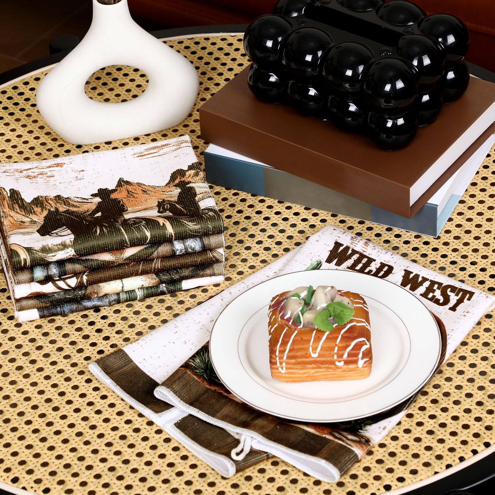 Set West Bencailor, diseños variados para fiestas temáticas y cocina.