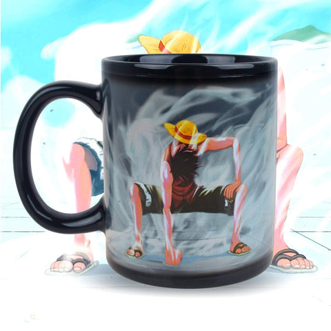 Taza BeneU Luffy cerámica con diseño anime y acabado duradero.