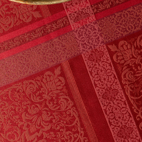 Textura pesada del mantel Ravenna para presencia en la mesa