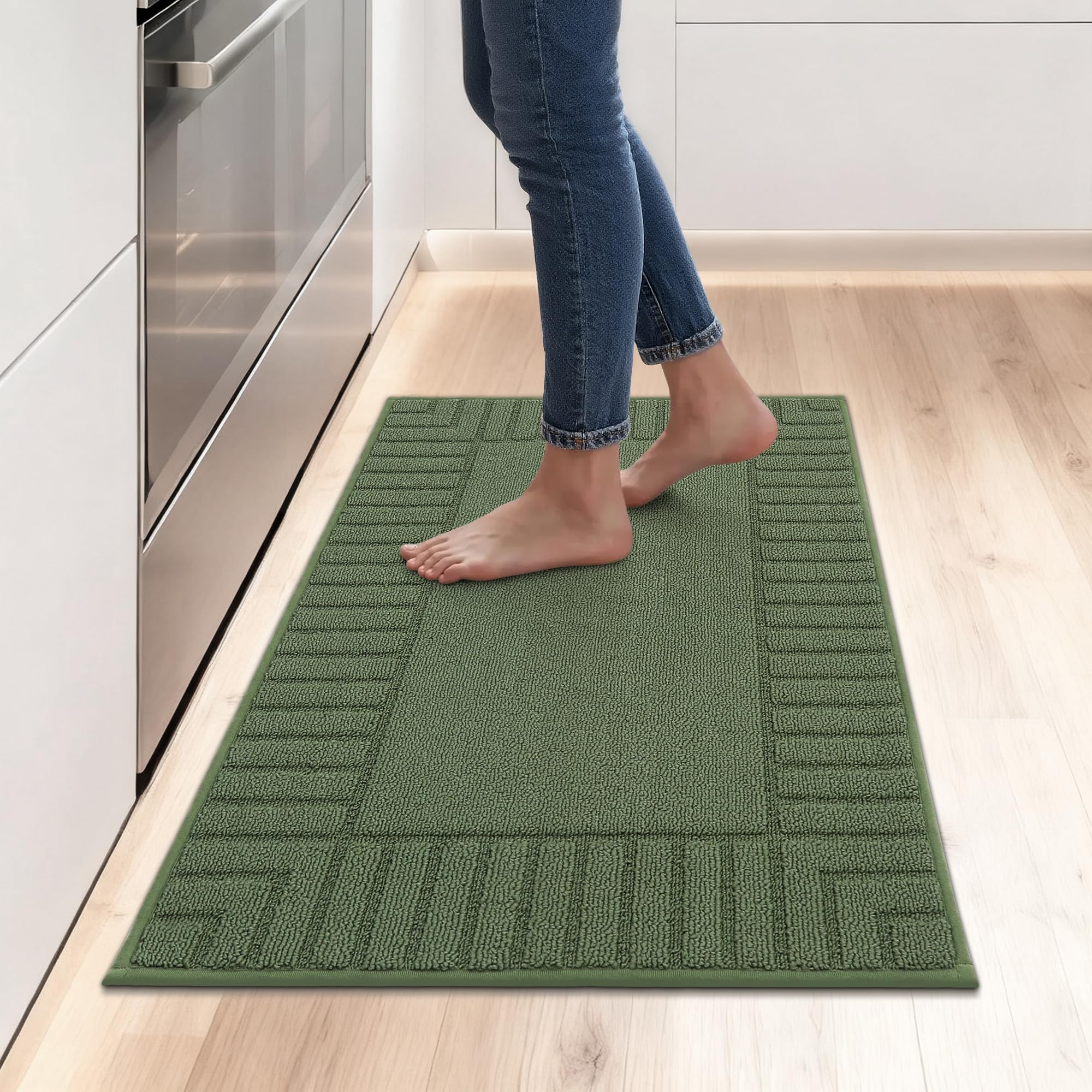Alfombra BEQHAUSE para cocina con base antideslizante que ofrece mayor seguridad.