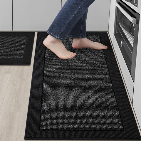 Alfombra BEQHAUSE para cocina antideslizante en negro, protege el suelo y mejora la seguridad.