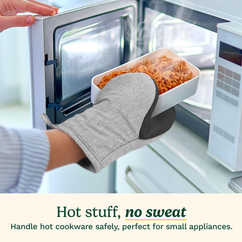 Guante Cuisinart mini para horno de 5.5x7 pulgadas, cómodo y ambidiestro.