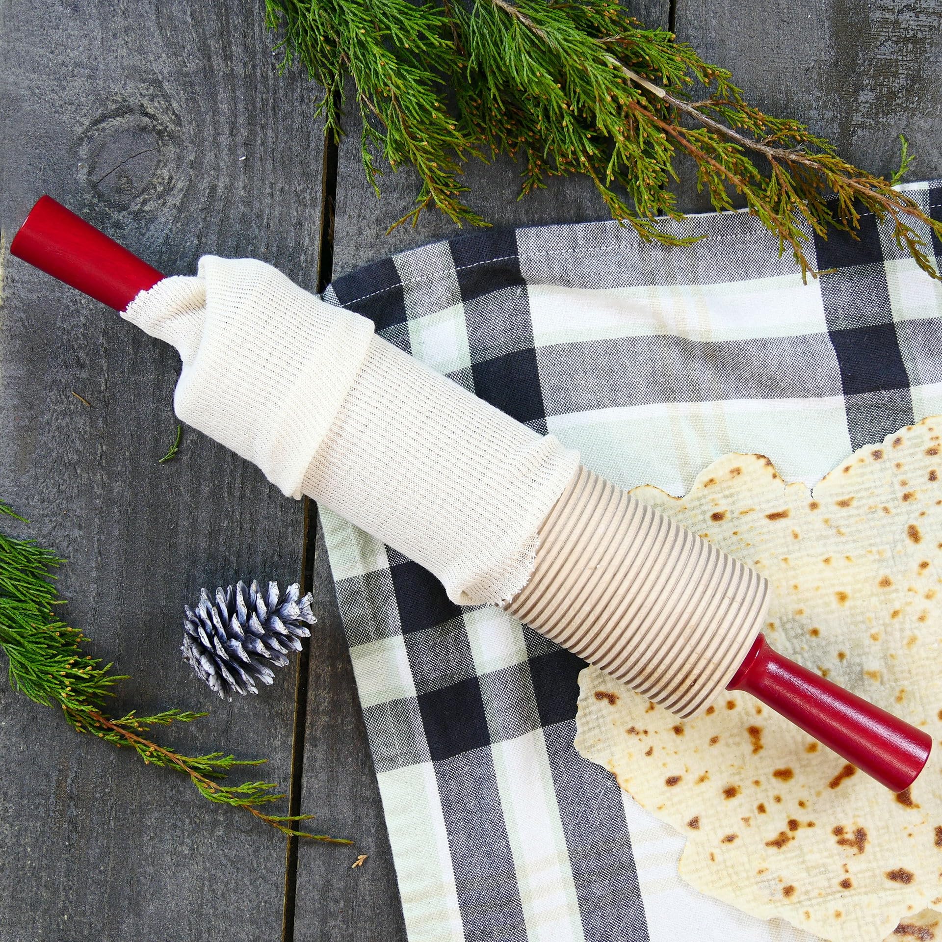 Bethany Housewares Lefse Starter Kit: conjunto paño y tabla para un acabado limpio.