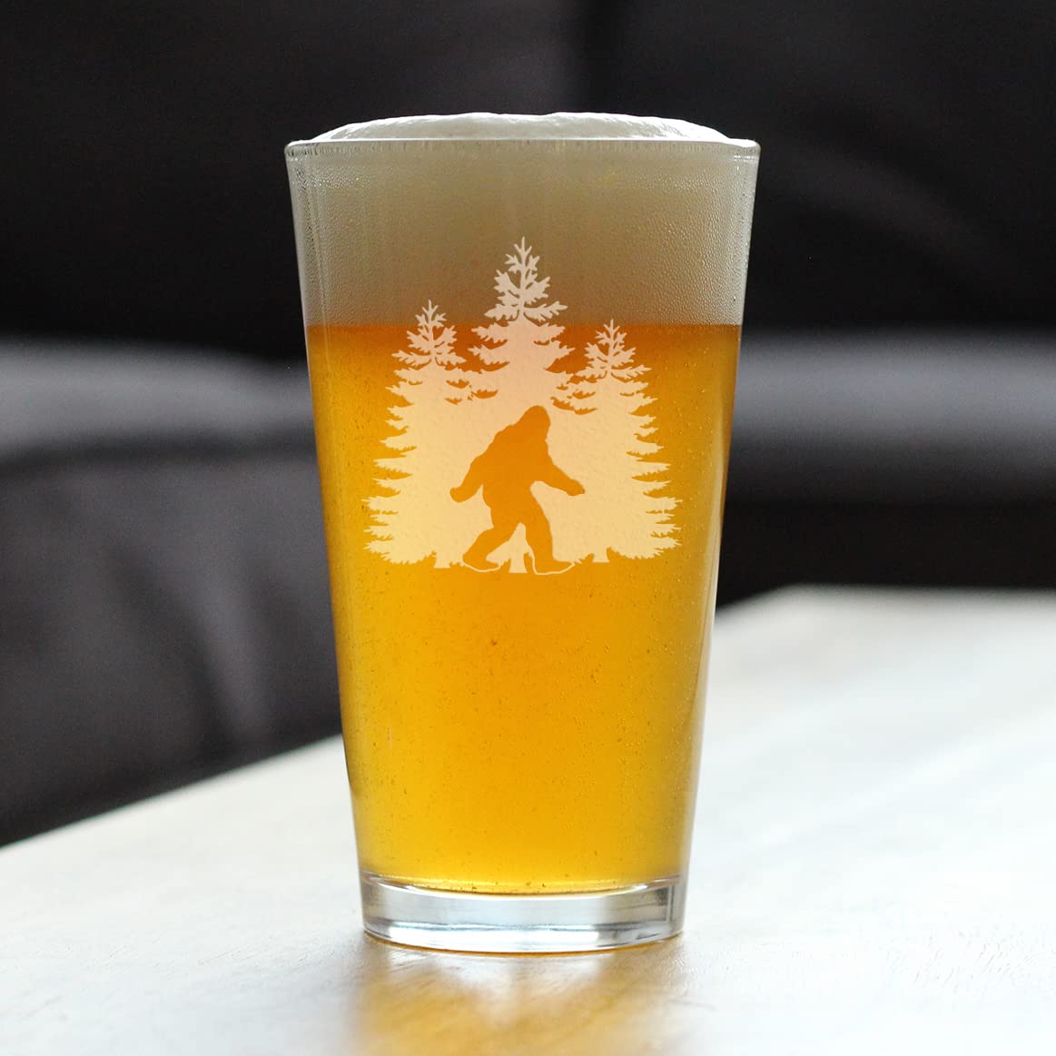 Bevvee Bigfoot vaso con base pesada para mayor estabilidad durante la bebida.