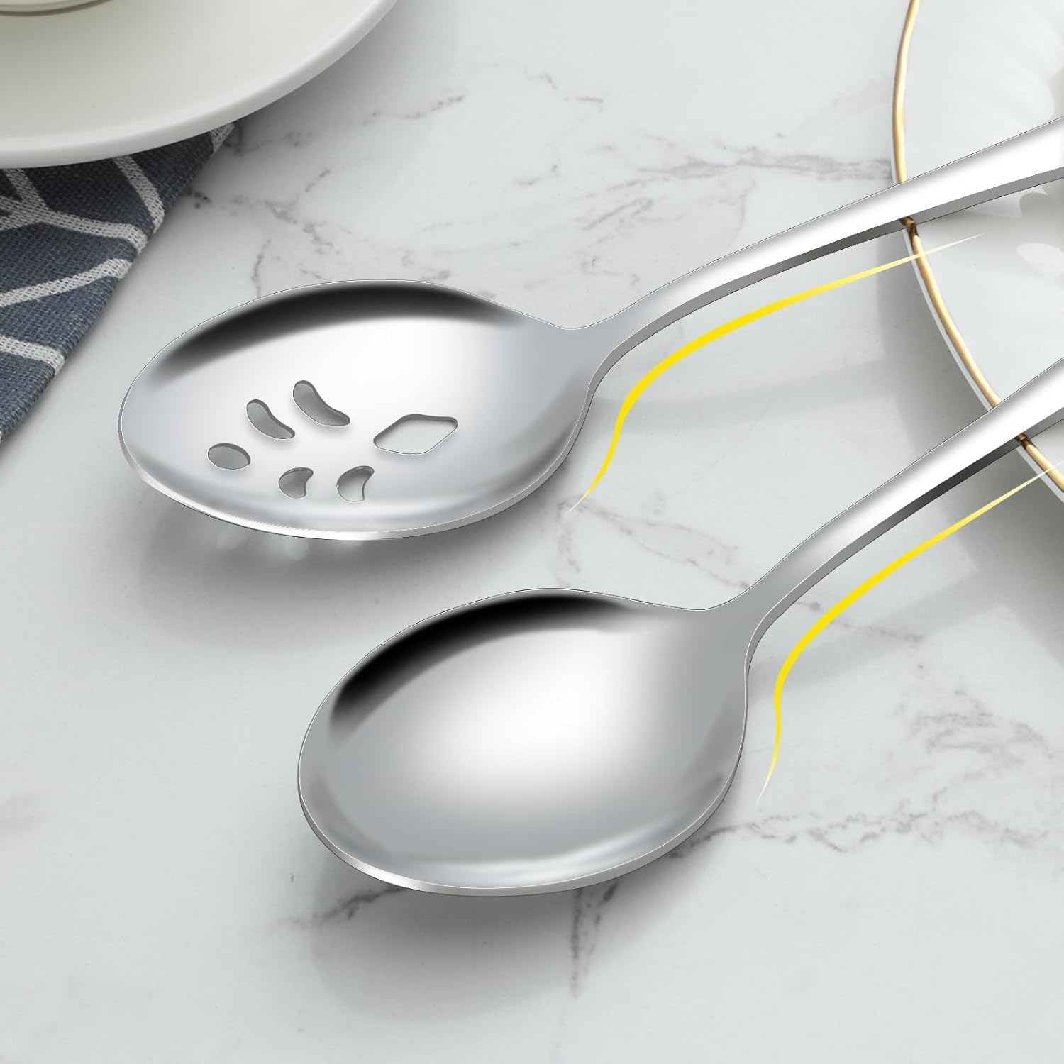 BEWOS cucharas para servir con mango ergonómico y acabado plateado brillante.