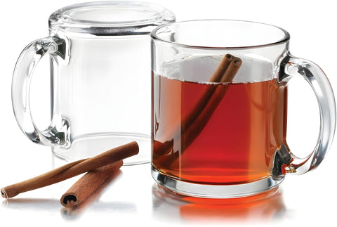 Taza Bexter de cristal claro, vista lateral, diseño minimalista realza el color de la bebida.