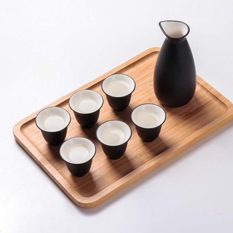 Calentador cerámico Bgbg mantiene el sake caliente durante la velada.