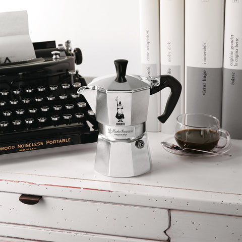 Moka Express de Bialetti, diseño icónico de 1933.