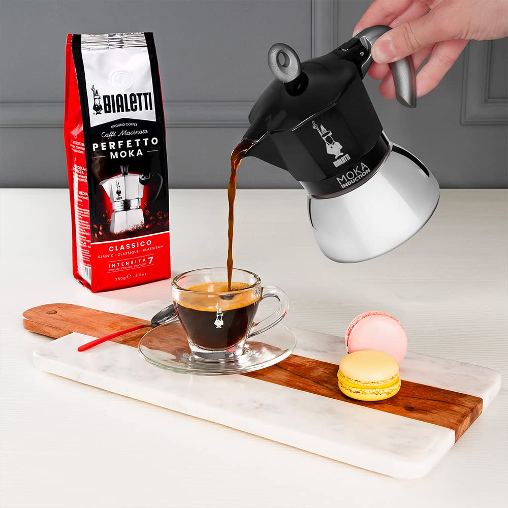 Bialetti Moka Induction, caldera inoxidable, duradera para uso diario en inducción.