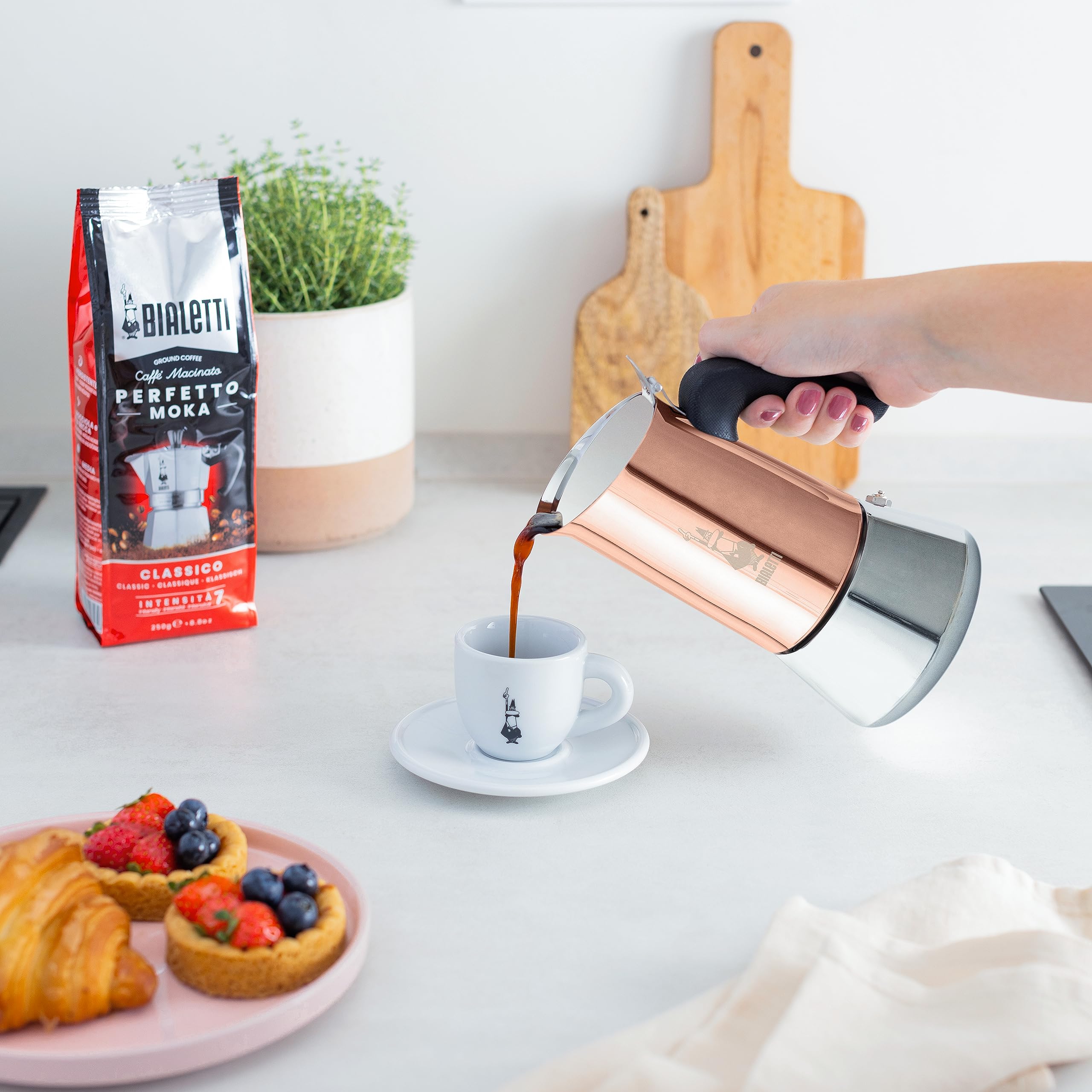 Bialetti Venus Bronze, espresso de 85 ml, formato perfecto para dos tazas.
