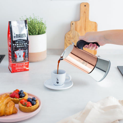 Bialetti Venus Bronze, espresso de 85 ml, formato perfecto para dos tazas.