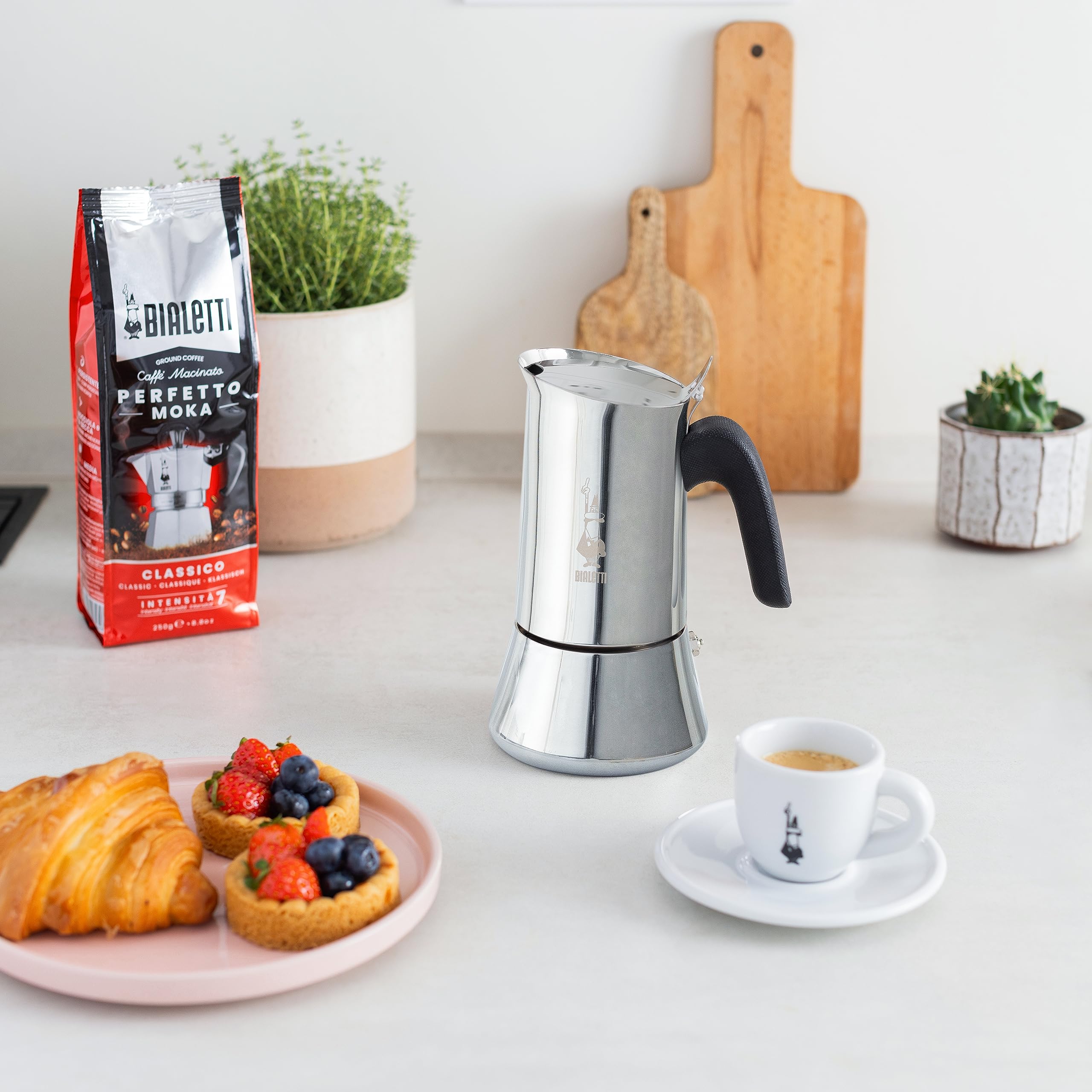 Bialetti Venus, tapa y válvula de seguridad visibles para mayor seguridad.