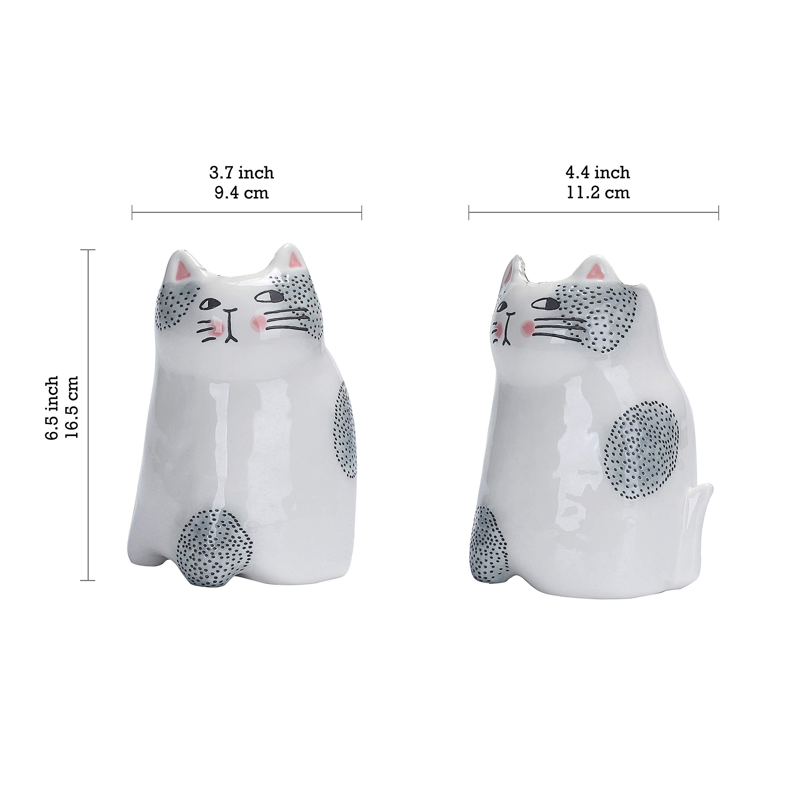 Bico gato pintado a mano, detalle artístico que añade color y personalidad.