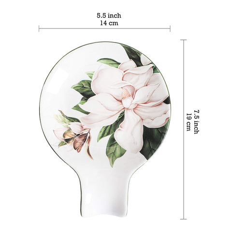 Reposacucharas cerámico Magnolia Floral con detalle decorativo y limpieza fácil.