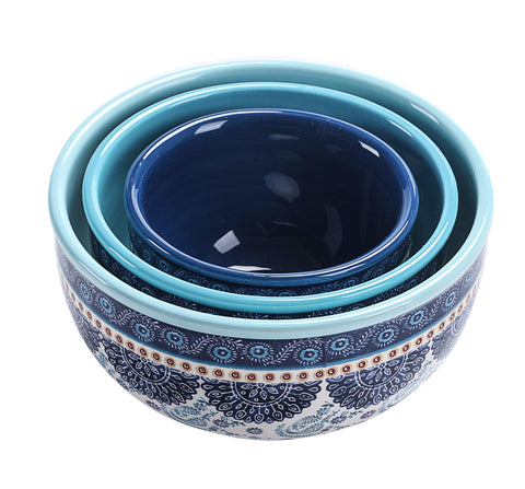 Uso diario en mesa con tazones Bico Talavera prácticos para snacks.