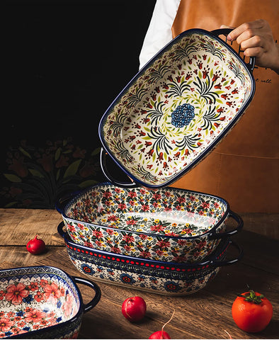 Bicuzat bandeja cerámica con diseño floral que decora la mesa mientras hornea