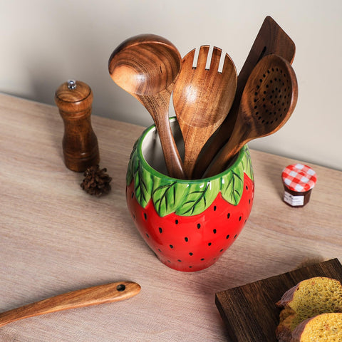 Bicuzat diseño fresa en cerámica, añade toque vintage a la cocina.