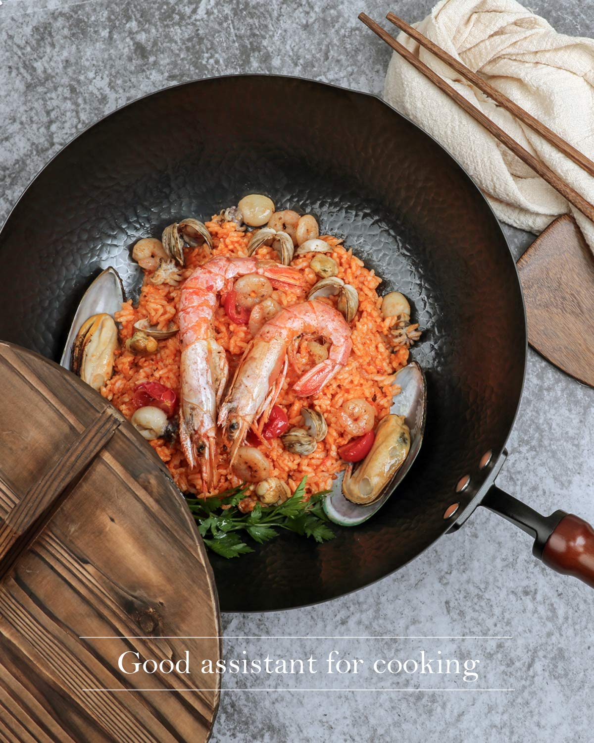 Wok BIELMEIER, cuerpo de acero al carbono, conduce el calor de forma uniforme.