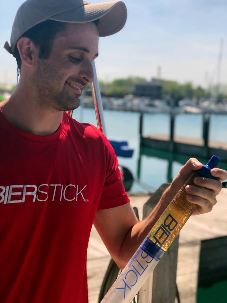 Bierstick tamaño portátil, ideal para transportar en bolso o mochila.