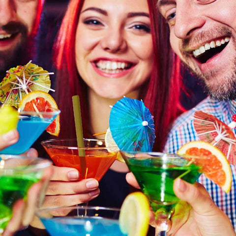 BIGLIKE decoraciones para cóctel tiki que inspiran presentaciones temáticas