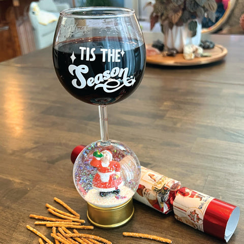 Vaso navideño BigMouth Inc con globo de nieve, fomenta risas.