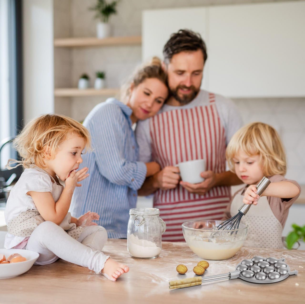 BIOL molde oreshki dimensiones totales para guardar en la cocina y apilar.