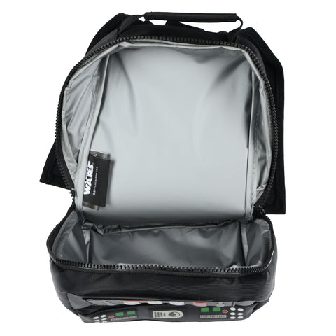 Bioworld Darth Vader Lunch Tote interior aislante mantiene la comida a la temperatura adecuada.