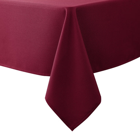 Mantel Biscaynebay texturizado burdeos 52x70 para reuniones elegantes.