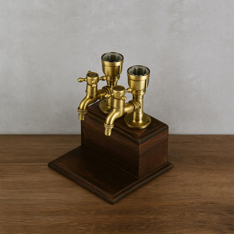 BIUMEICVIS dispensador-doble-grifo ofrece versatilidad para distintas bebidas en la barra.