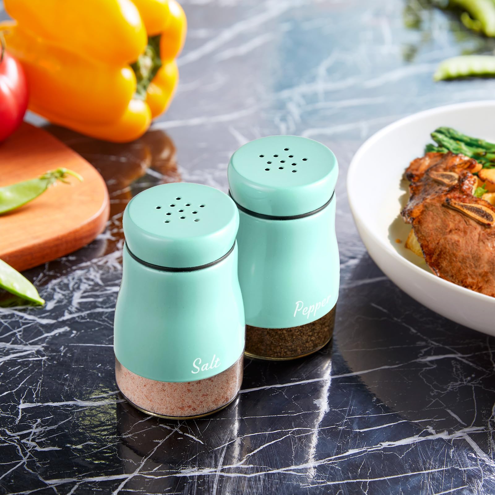 Bivvclaz estilo vintage en tono turquesa aporta encanto a la cocina