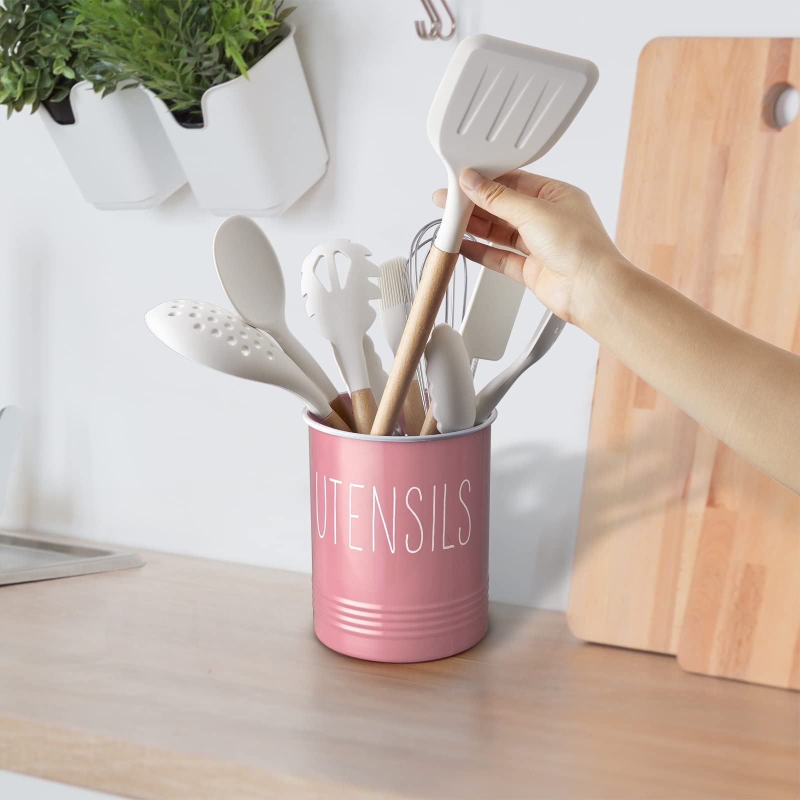 Bivvclaz porta-utensilios rosa, organiza cucharas y espátulas con estilo práctico.