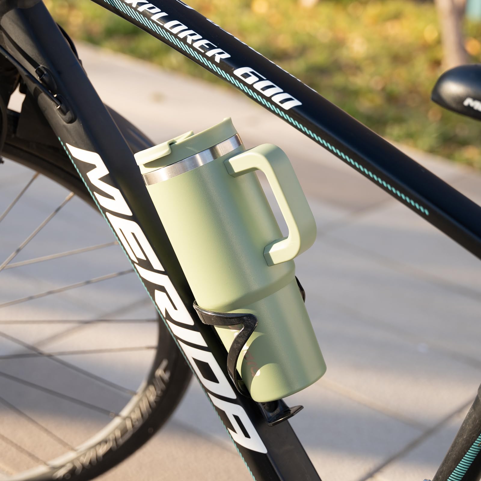 Regalo práctico BJPKPK tumbler verde salvia para viajes, trabajo o deporte.