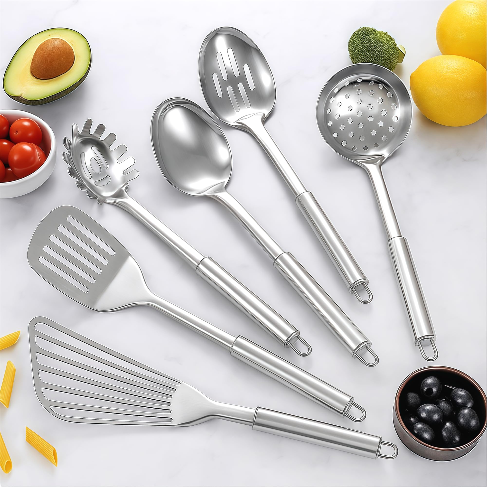 Blithely-cucharon-inoxidable, útil para servir caldos o sopas.