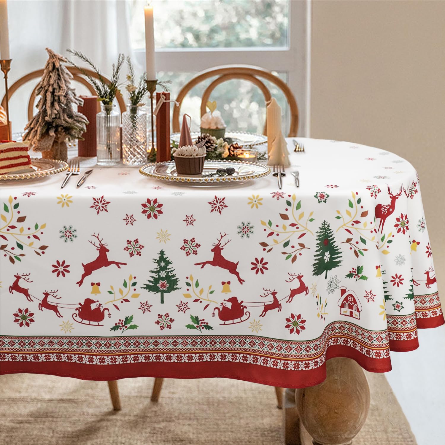 Mantel oval navideño Bnejvif, superficie suave para mesa elegante.