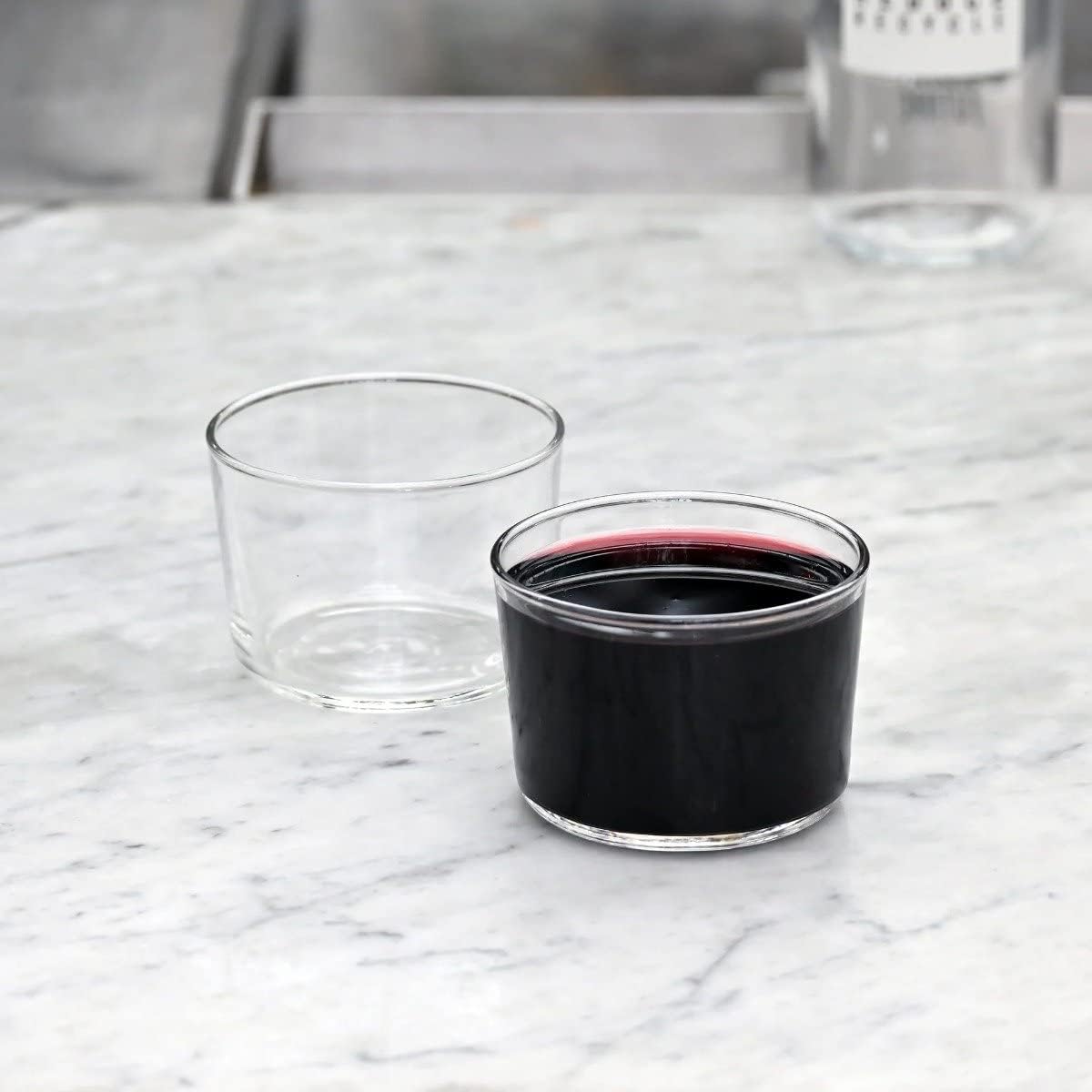 Vaso de vidrio templado Bormioli Rocco, resistente a golpes y lavavajillas.