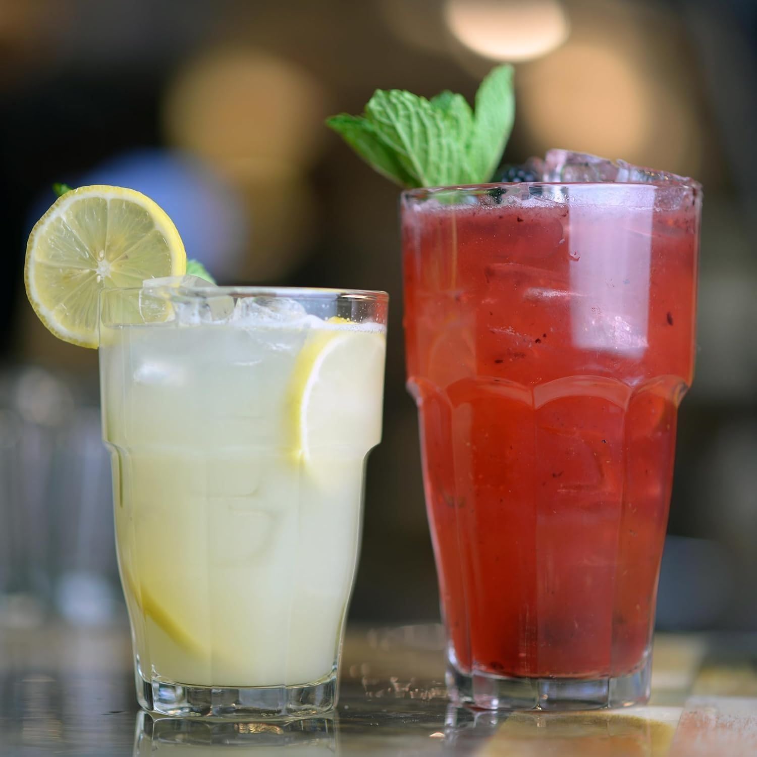 Vaso Rock Bar de Bormioli Rocco, diseño ergonómico para un agarre cómodo.