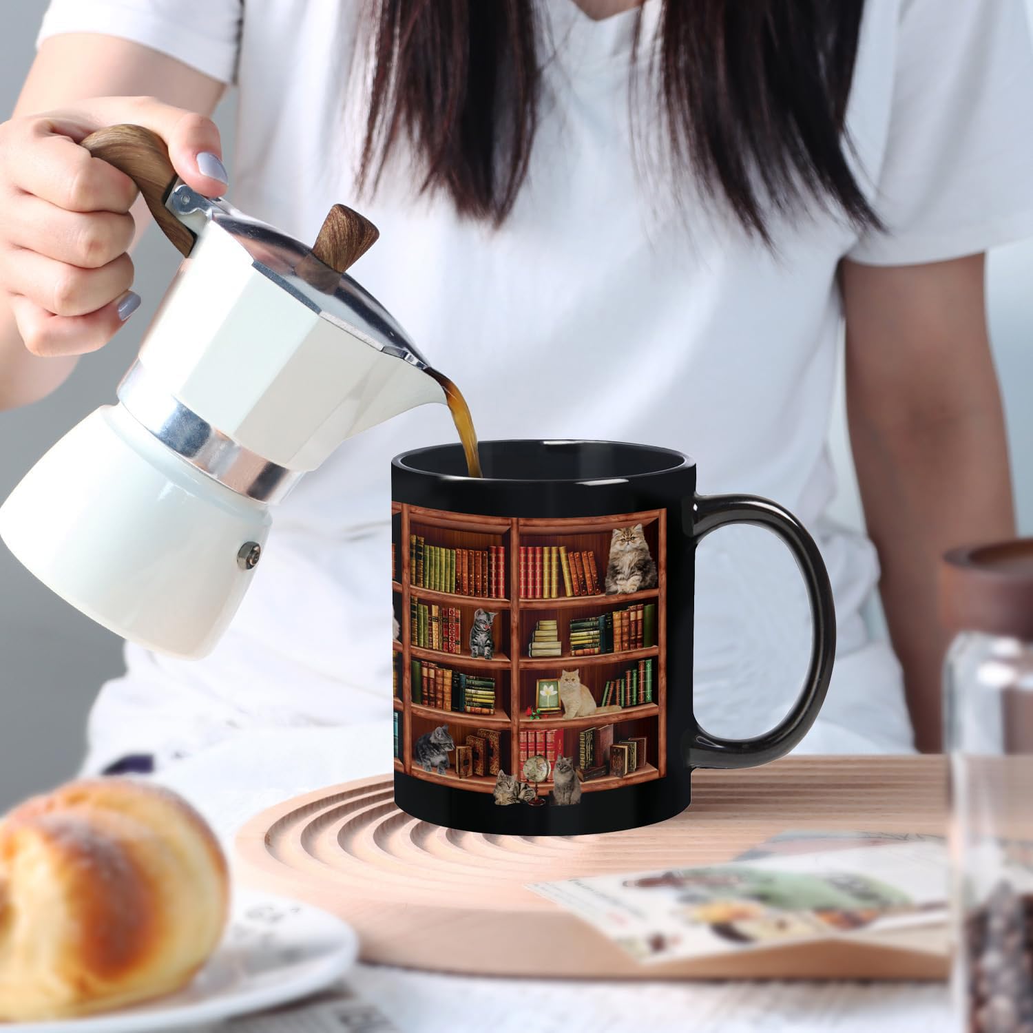 BORULEEY Taza arte de libros, detalle visual inspirador para lectura.