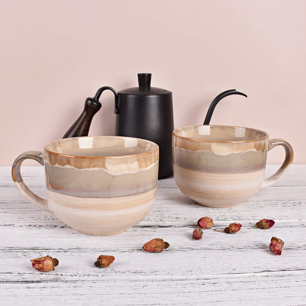 Bosmarlin: taza con mango en forma de interrogación para agarre estable.