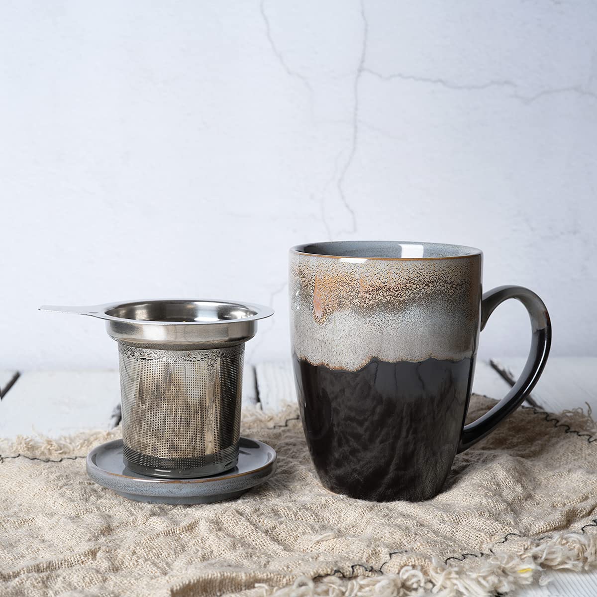 Taza crema Bosmarlin, diseño de esmalte reactivo único para regalo.