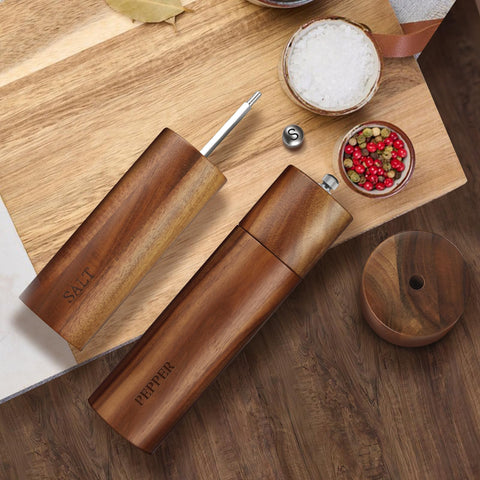 Diseño ergonómico en madera de acacia para facilitar girar.