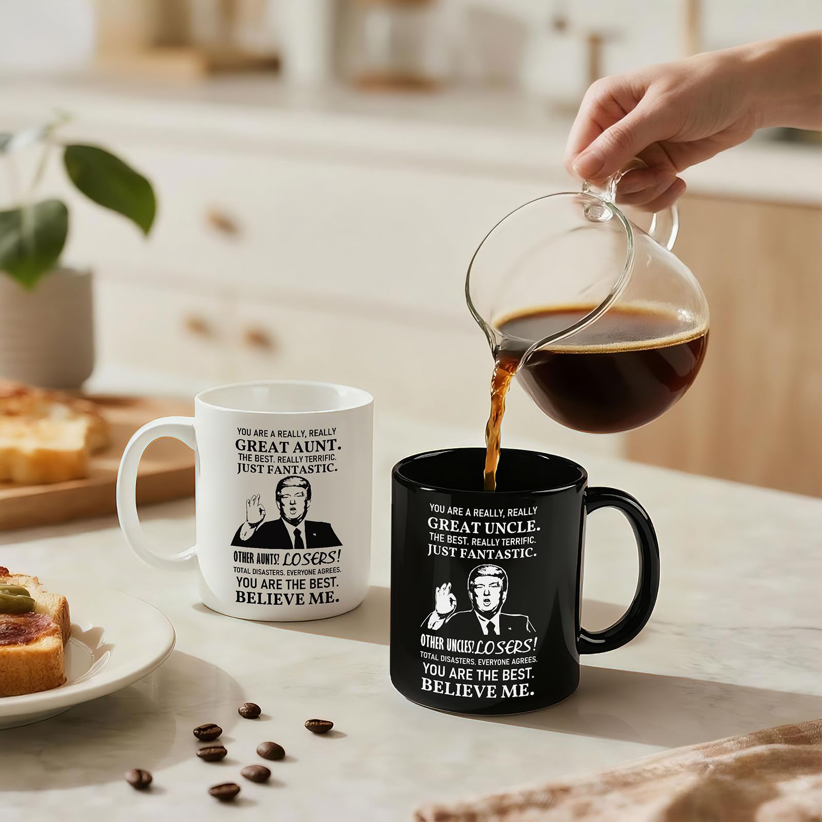 Taza Breezy Valley de diseño moderno para encajar en cocinas y despachos.