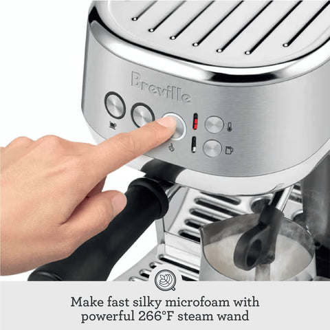 Breville Bambino Plus, acabado Damson Blue aporta estilo a la cocina.