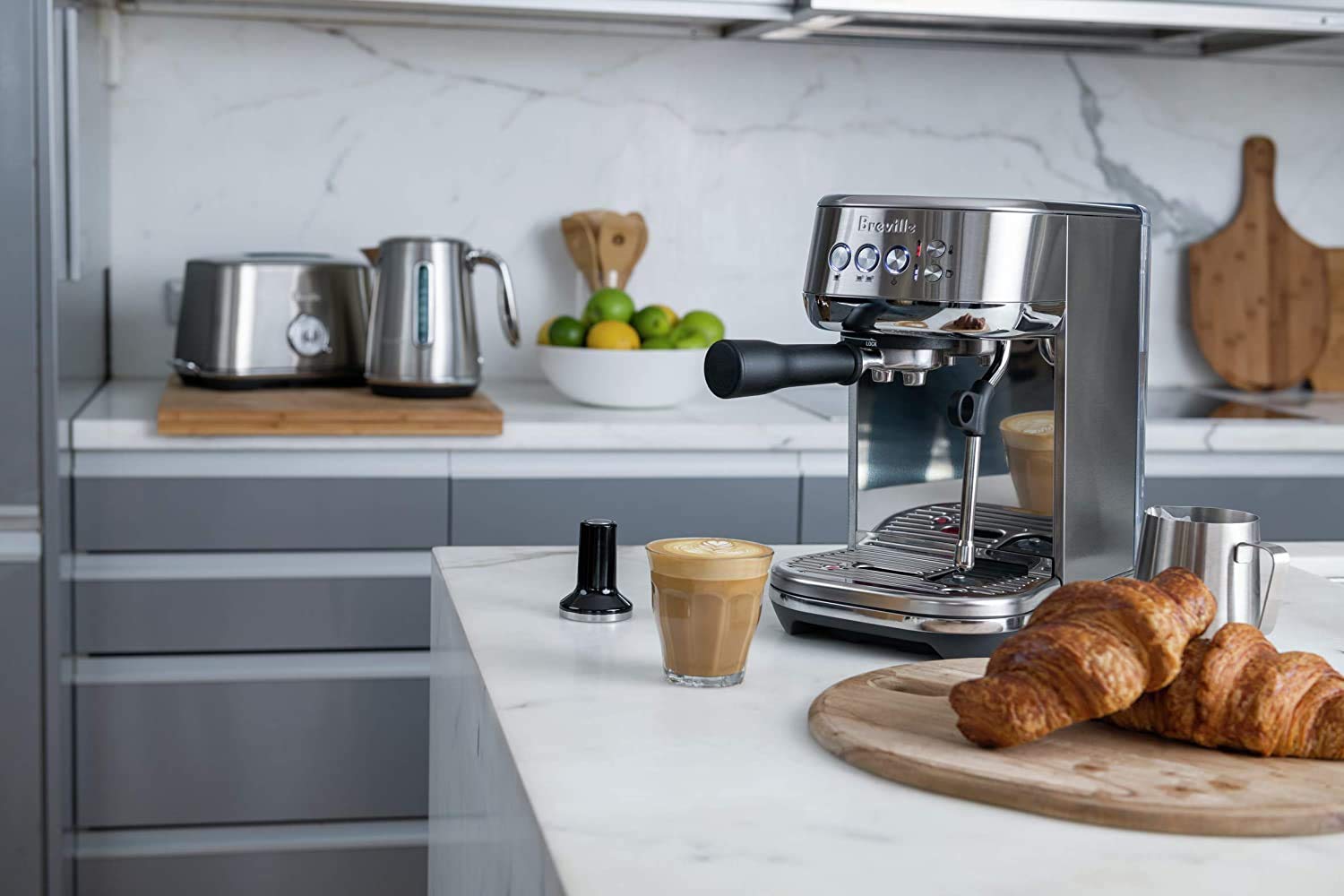 Breville Bambino Plus diseño compacto que cabe en cualquier cocina.