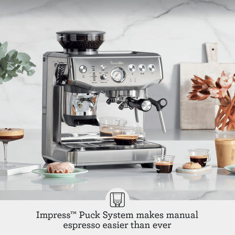 Breville Barista Express Impress molinillo conico 25 ajustes para molienda precisa.