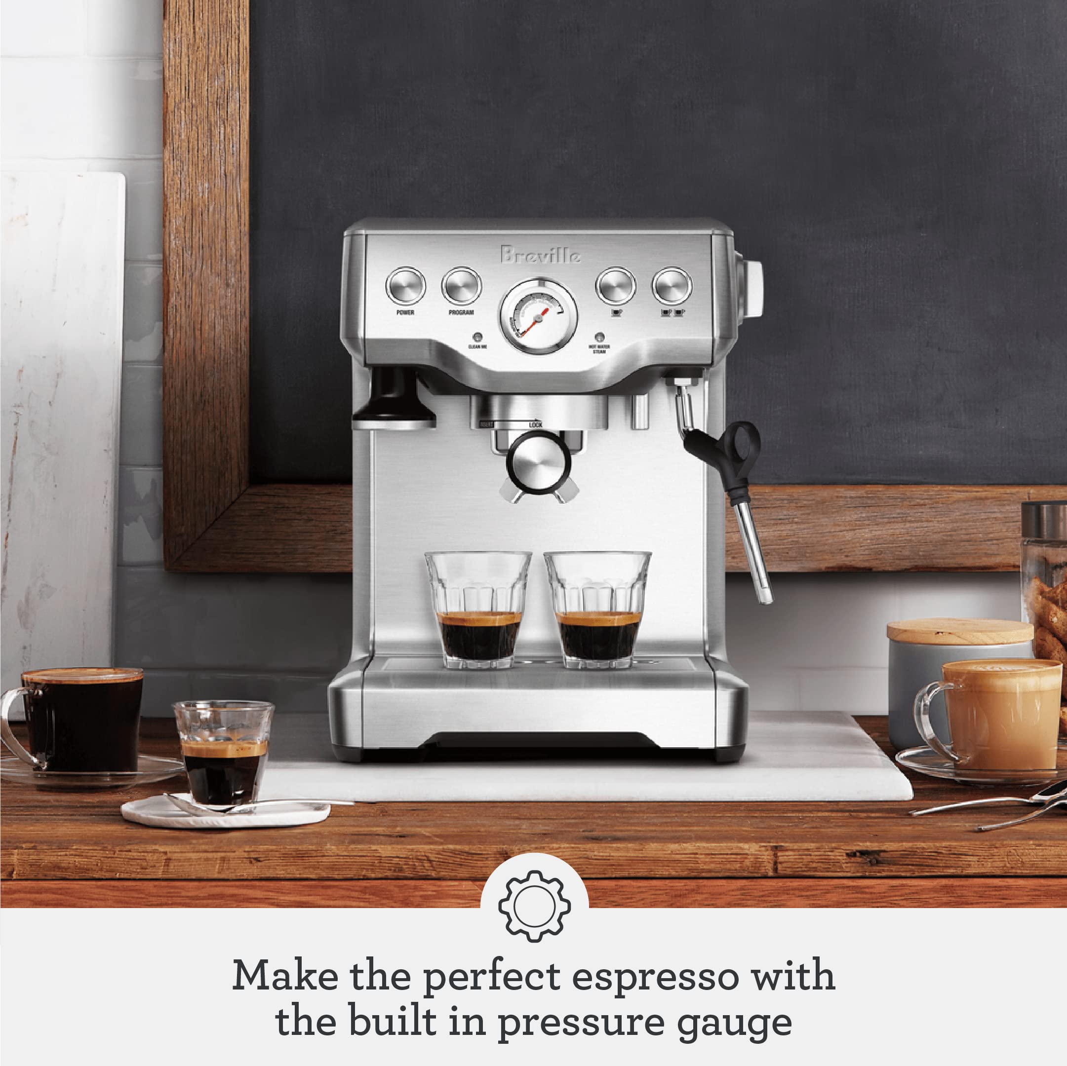 Breville Infuser BES840XL, tanque de agua removible para rellenar fácilmente.