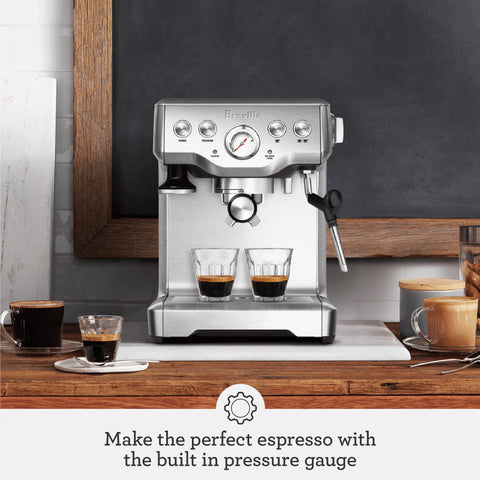 Breville Infuser BES840XL, tanque de agua removible para rellenar fácilmente.